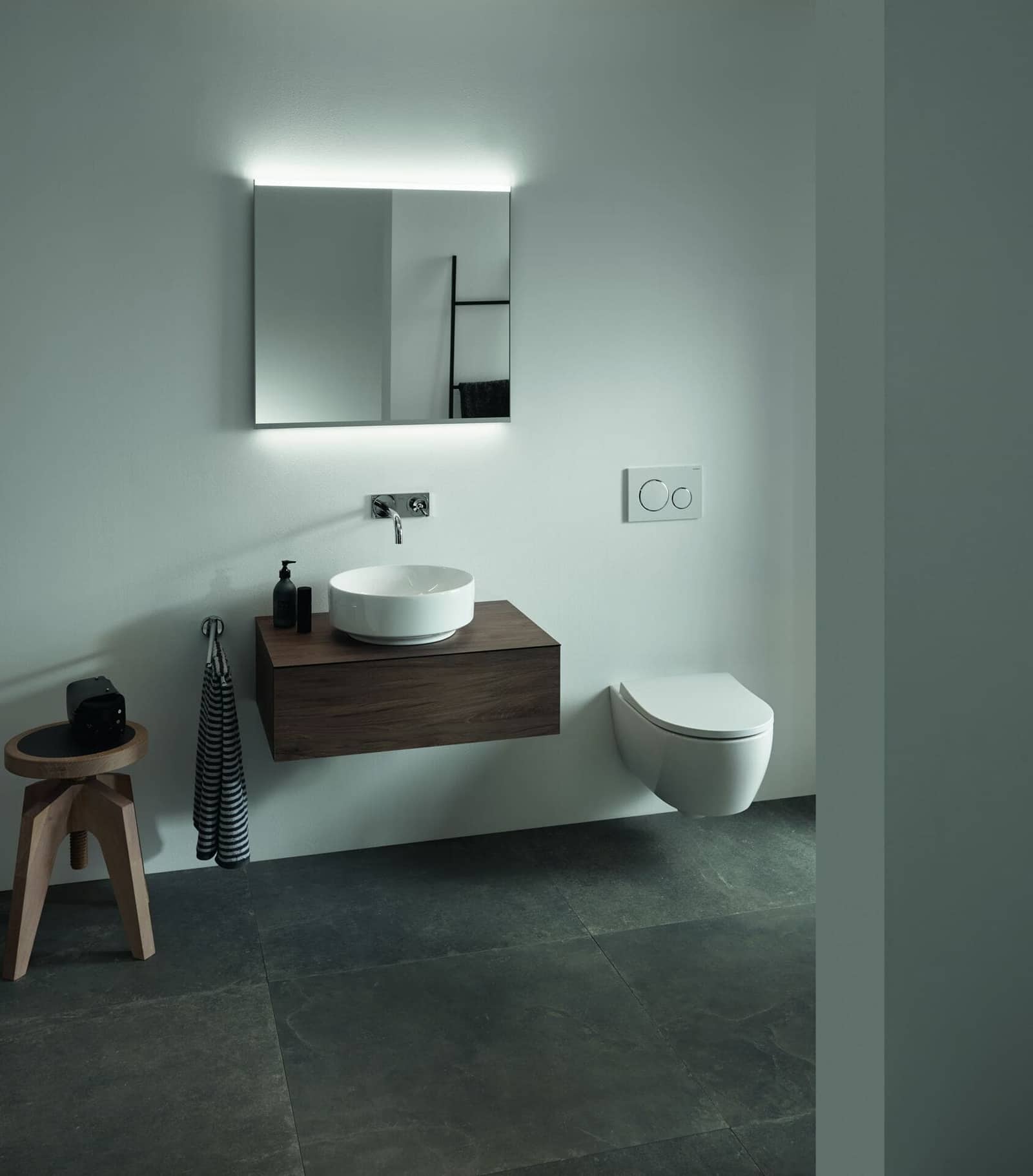 Modernes Badezimmer mit Fußbodenheizung