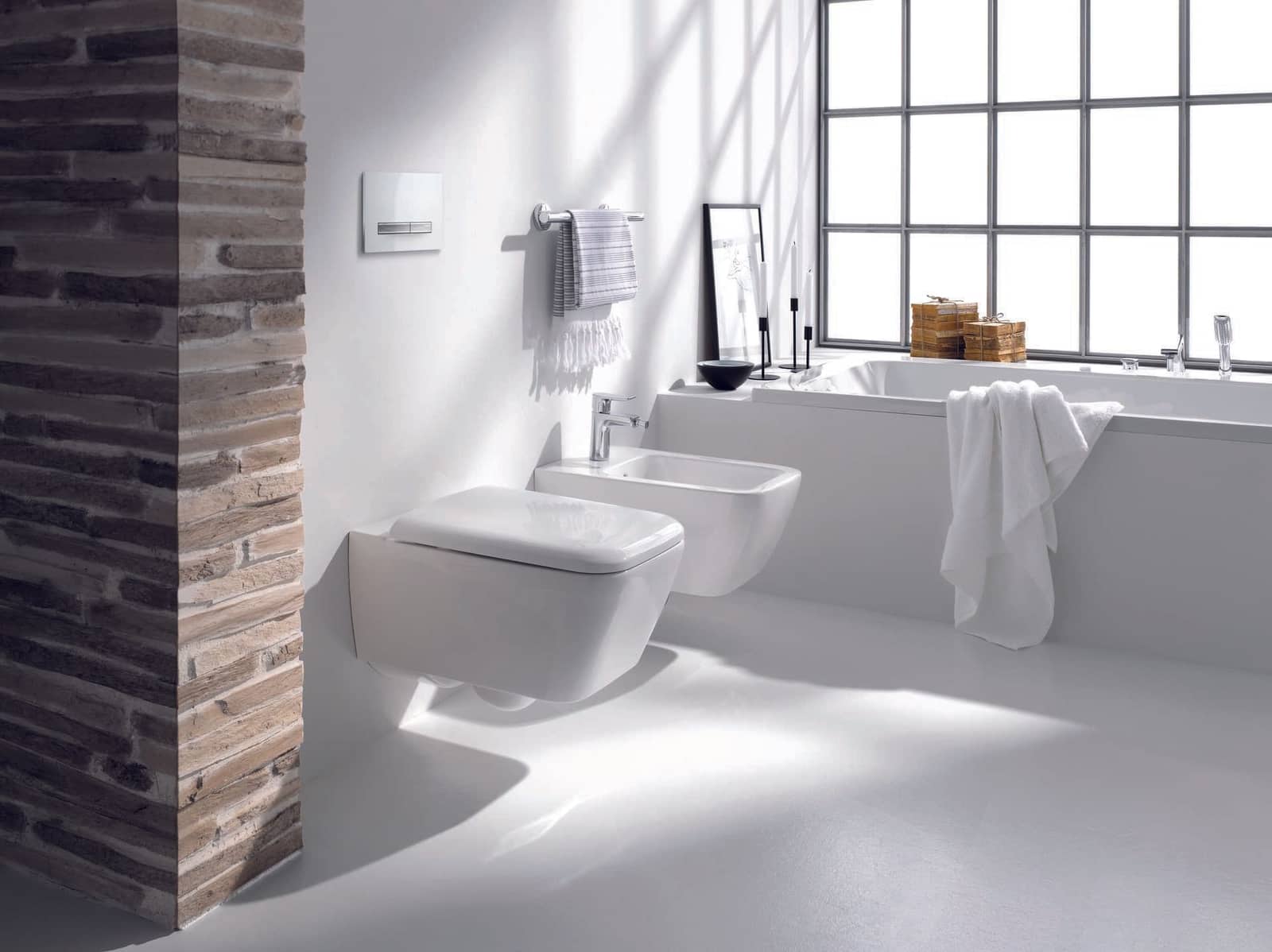 Elegante WC-Zone mit wandhängendem WC