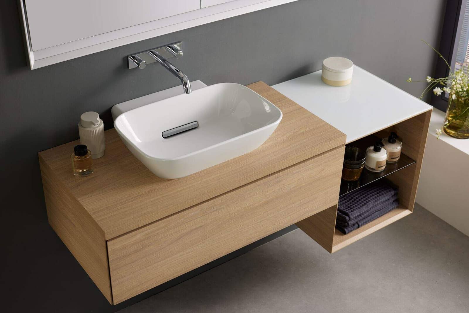 Hochwertiger Waschplatz mit modernem Waschbecken